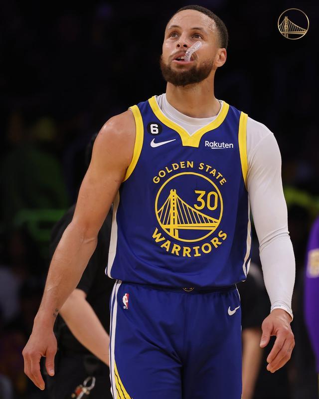 環境中脫穎 環境中脫穎